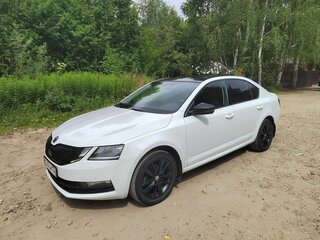 2019 Skoda Octavia III (A7) Рестайлинг, белый, 2400000 рублей, вид 1
