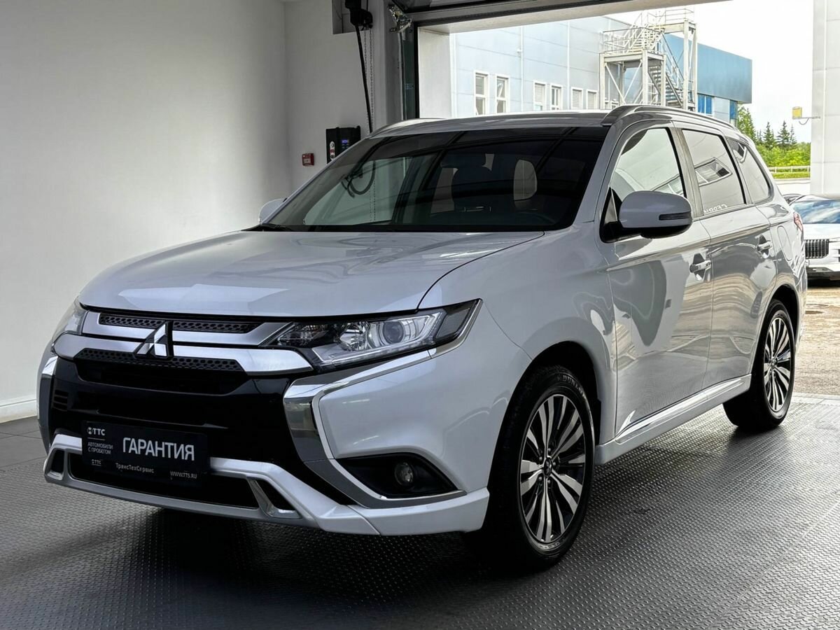 Открыть фотографии: Mitsubishi Outlander III Рестайлинг 3