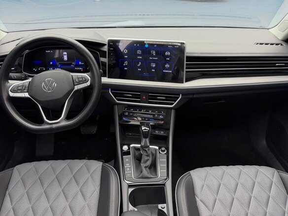 2022 Volkswagen Sagitar III Рестайлинг, серебристый, 1850000 рублей - вид 5