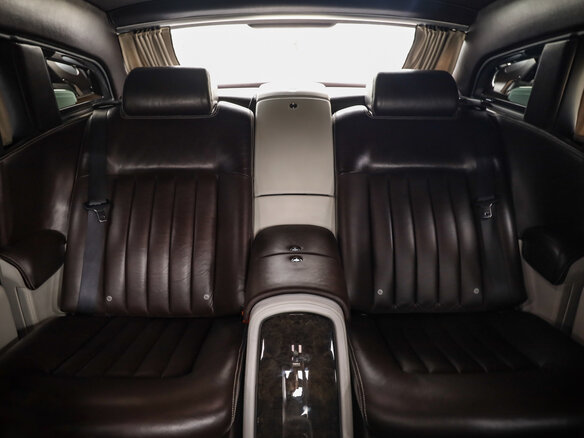 2008 Rolls-Royce Phantom VII, серый, 8775260 рублей - вид 32