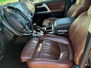 2019 Toyota Land Cruiser 200 Series Рестайлинг 2, чёрный, 8500000 рублей, вид 5