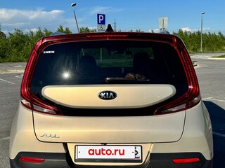 2019 Kia Soul III, бежевый, 1750000 рублей, вид 5
