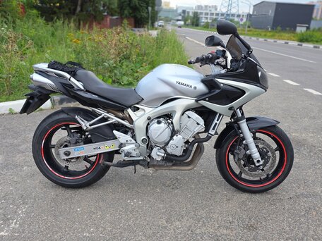 2006 Yamaha FZ6, серебристый, 320000 рублей, вид 2
