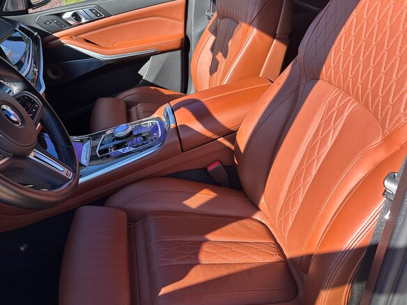 2022 BMW X7 M60i I (G07) Рестайлинг, серый, 11500000 рублей - вид 8