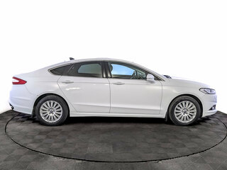 2018 Ford Mondeo V, белый, 1915000 рублей, вид 4