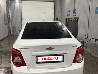 2013 Chevrolet Aveo II, белый, 650000 рублей, вид 3