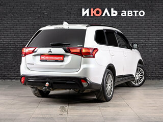 2020 Mitsubishi Outlander III Рестайлинг 3, белый, 2250000 рублей, вид 4