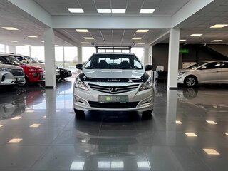 2015 Hyundai Solaris I Рестайлинг, серебристый, 1090000 рублей, вид 3