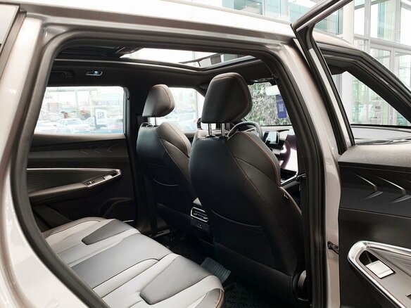 2026 Geely Cityray, серебристый, 3204990 рублей - вид 15