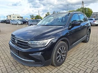 2022 Volkswagen Tiguan II Рестайлинг, чёрный, 2172000 рублей, вид 1