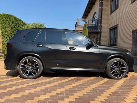 2021 BMW X5 40i IV (G05/G18), чёрный - вид 3