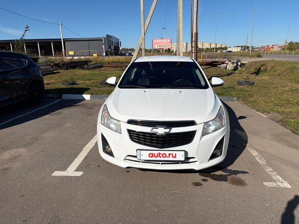 2014 Chevrolet Cruze I Рестайлинг, белый - вид 1