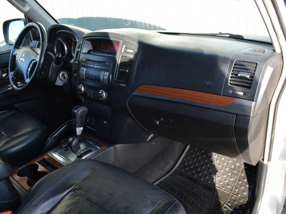2007 Mitsubishi Pajero IV, чёрный, 1199888 рублей - вид 14