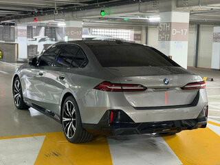 2026 BMW 5 серии 530i xDrive VIII (G60/G61/G68), серый, 10690000 рублей, вид 2