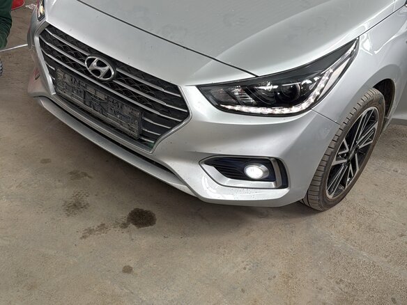2018 Hyundai Solaris II, серебристый, 1400000 рублей - вид 2