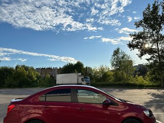 2013 Chevrolet Aveo II, красный, 650000 рублей, вид 4