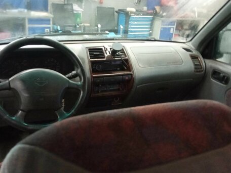1999 Nissan Terrano II Рестайлинг 2, зелёный, 250000 рублей, вид 5
