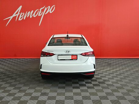 2022 Hyundai Solaris II Рестайлинг, белый, 1129000 рублей, вид 4