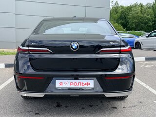 2025 BMW 7 серии 740i xDrive VII (G70), чёрный, 13095000 рублей, вид 4