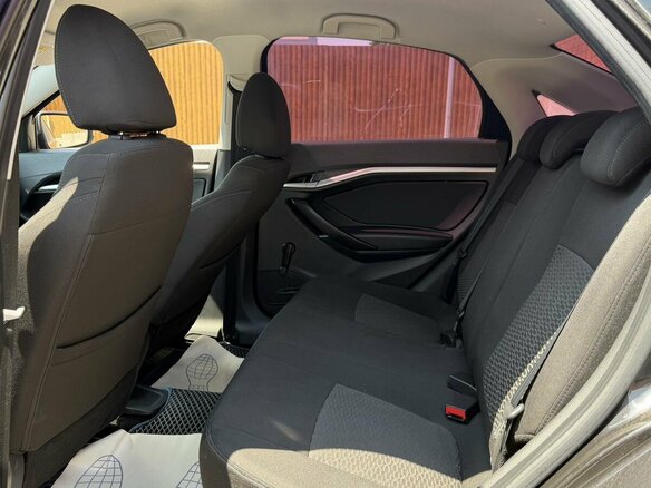 2018 Lada (ВАЗ) Vesta I, чёрный, 700000 рублей - вид 8