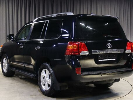 2014 Toyota Land Cruiser 200 Series Рестайлинг 1, чёрный, 3549000 рублей, вид 4