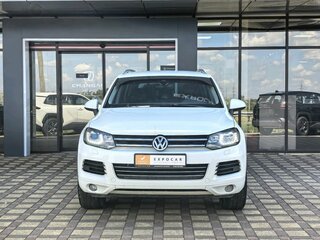 2013 Volkswagen Touareg II, белый, 1580000 рублей, вид 2