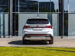 2021 Hyundai Santa Fe IV Рестайлинг, белый, 3440000 рублей, вид 4