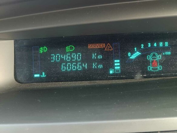 2007 Renault Scenic II Рестайлинг, серебристый, 400000 рублей - вид 2
