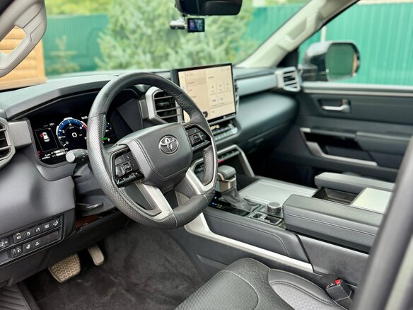 2023 Toyota Sequoia III, серый, 8950000 рублей - вид 6