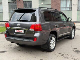 2012 Toyota Land Cruiser 200 Series Рестайлинг 1, серый, 2850000 рублей, вид 4
