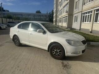 2011 Skoda Octavia II (A5) Рестайлинг, белый, 1000000 рублей, вид 1