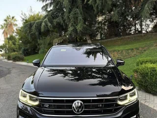 2023 Volkswagen Tiguan II Рестайлинг, чёрный, 3100000 рублей, вид 1