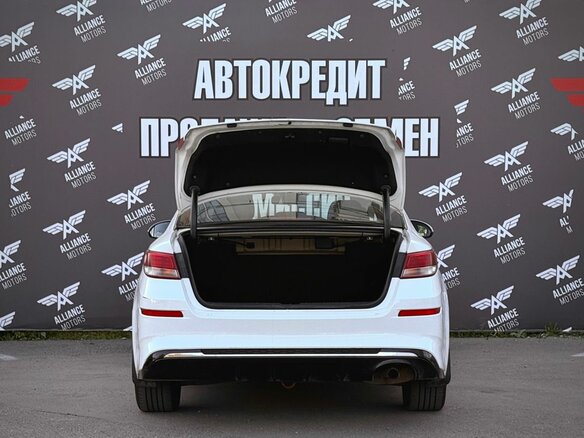 2019 Kia Optima IV Рестайлинг, белый, 1390000 рублей - вид 6