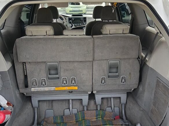 2010 Toyota Sienna III, белый, 1800000 рублей - вид 17