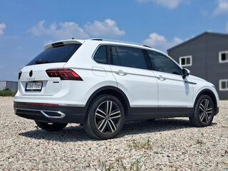 2022 Volkswagen Tiguan II Рестайлинг, белый, 2900000 рублей, вид 4