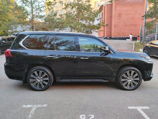2021 Lexus LX 570 III Рестайлинг 2, чёрный, 10000000 рублей, вид 4