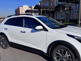 2021 Kia Rio X IV Рестайлинг, белый, 1350000 рублей, вид 1