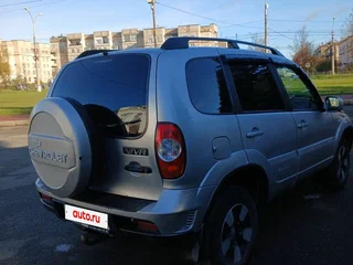 2011 Chevrolet Niva I Рестайлинг, серебристый, 444444 рублей, вид 1