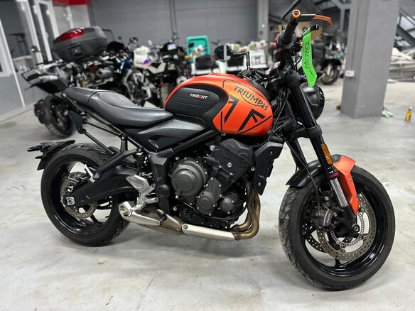 2022 Triumph Trident 660, оранжевый, 880000 рублей