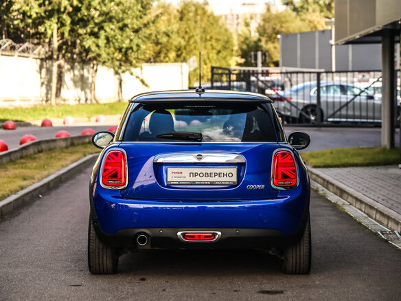 2020 Mini Hatch Cooper III (F55/F56) Рестайлинг, синий, 2333500 рублей - вид 6