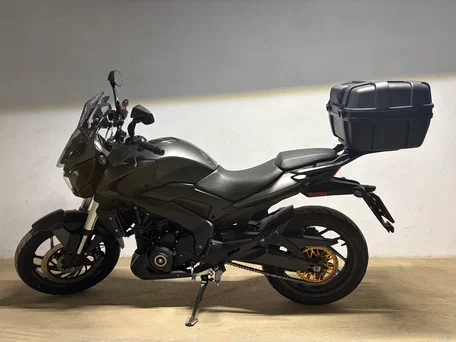 2022 Bajaj Dominar 400, чёрный, 340000 рублей, вид 1