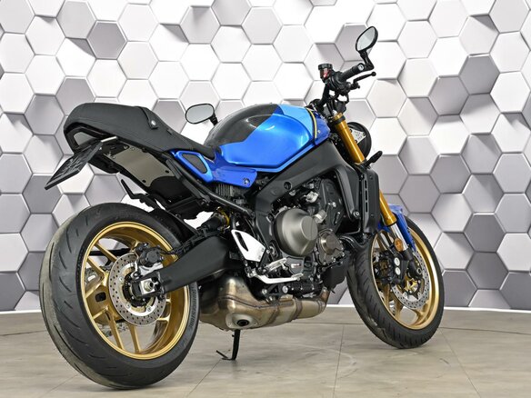2023 Yamaha XSR900, синий, 1249000 рублей - вид 6