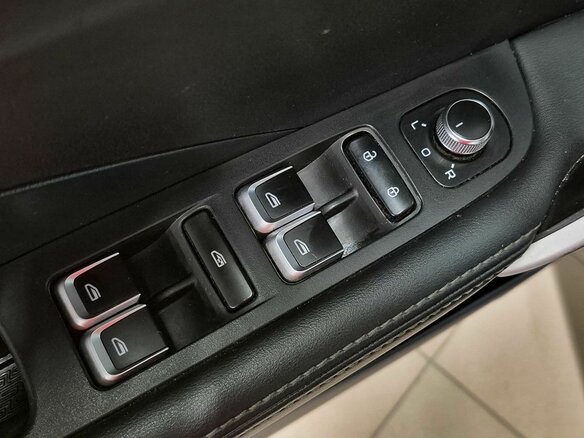 2022 Geely Coolray I, чёрный, 1250000 рублей - вид 17