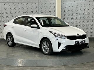 2021 Kia Rio IV Рестайлинг, белый, 1130000 рублей, вид 1
