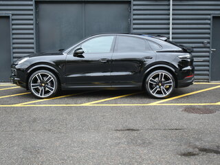 2022 Porsche Cayenne Coupé III, чёрный, 15372000 рублей, вид 2