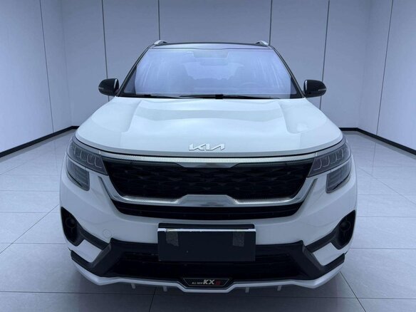 2023 Kia KX3, белый, 1575000 рублей - вид 1