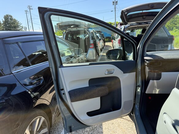 2022 Toyota Sienta III, коричневый, 1350000 рублей - вид 25