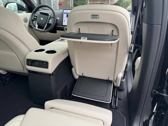 2025 Li Auto (Lixiang) L9 52.3 kWh I Рестайлинг, чёрный, 9550000 рублей - вид 23