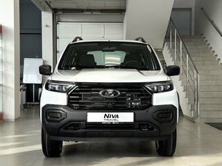 2026 Lada (ВАЗ) Niva Travel I Рестайлинг, белый, 1622000 рублей, вид 2
