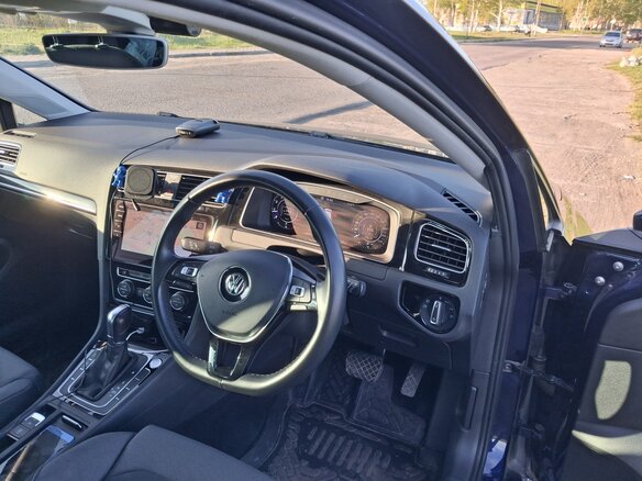 2018 Volkswagen Golf VII Рестайлинг, синий, 1450000 рублей - вид 6